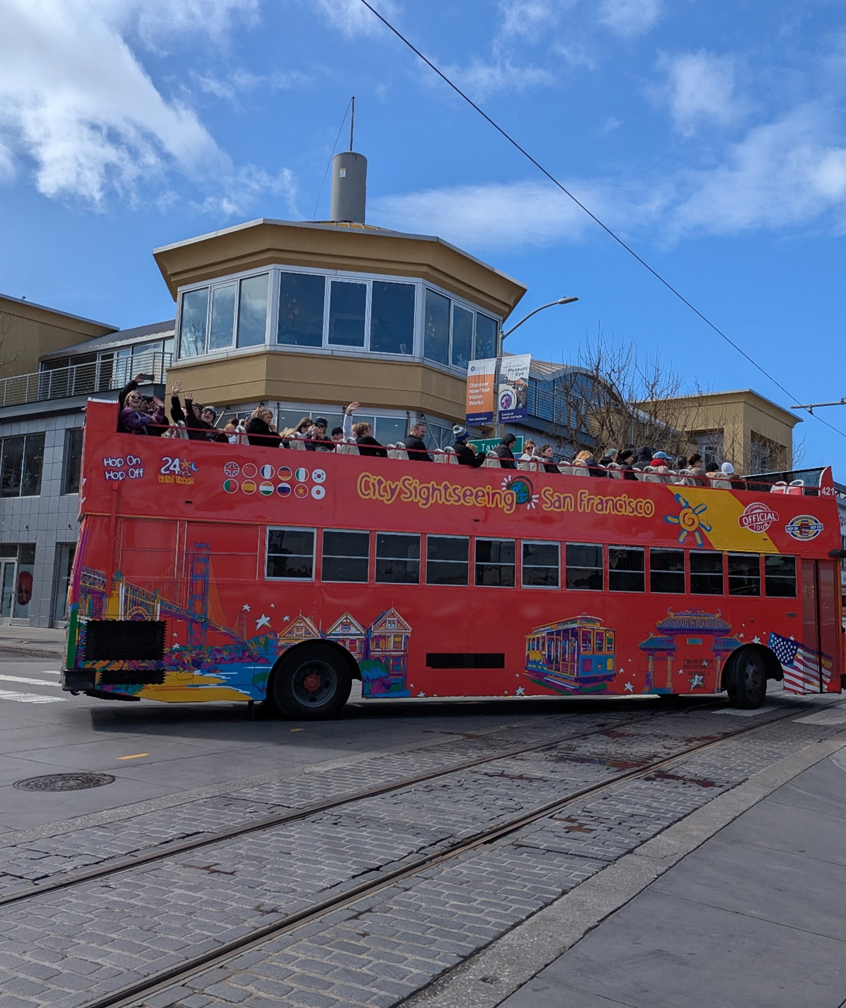 A full house on the San Francisco Deluxe Sightseeing Downtown City tour